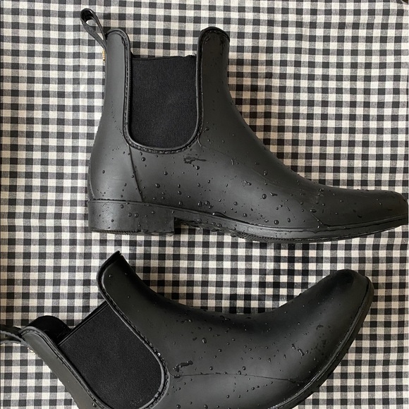 Worn once WATERPROOF Sam Edelman Chelsea rain boots - Picture 4 of 6